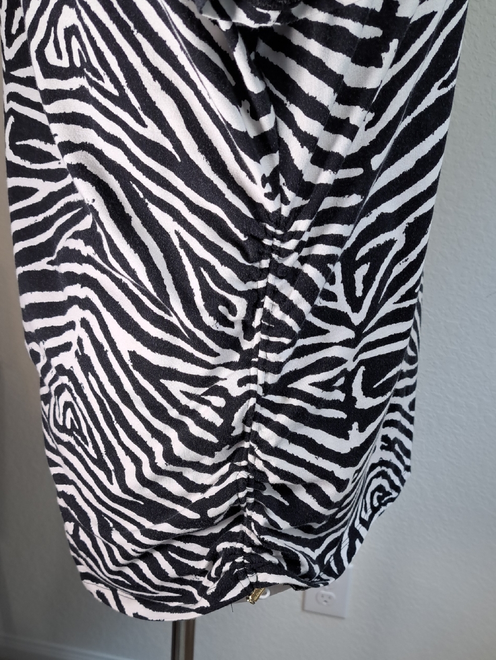 MICHAEL Michael Kors Zebra Print Tees — Black/White & Beige/White XL Set of 2 - Picture 7 of 15